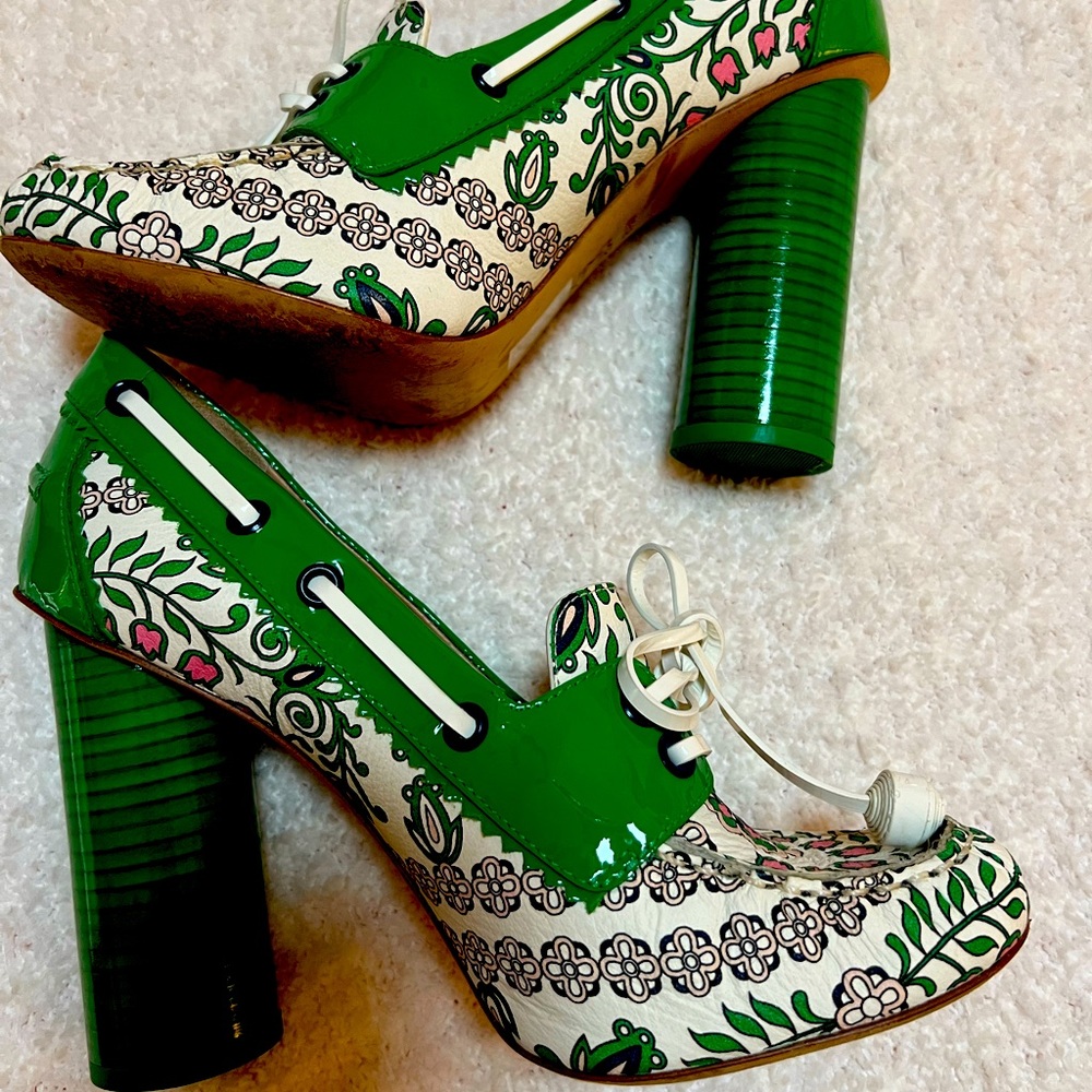 Tory Burch Green White Floral Block Heel Lace-Up Pumps - Picture 2 of 11
